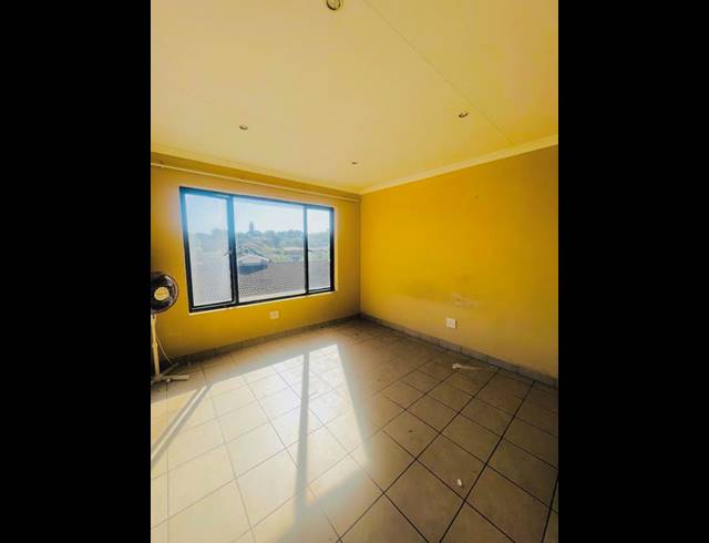 2 BEDROOM APARTMENT FOR SALE IN MARGATE BEACH